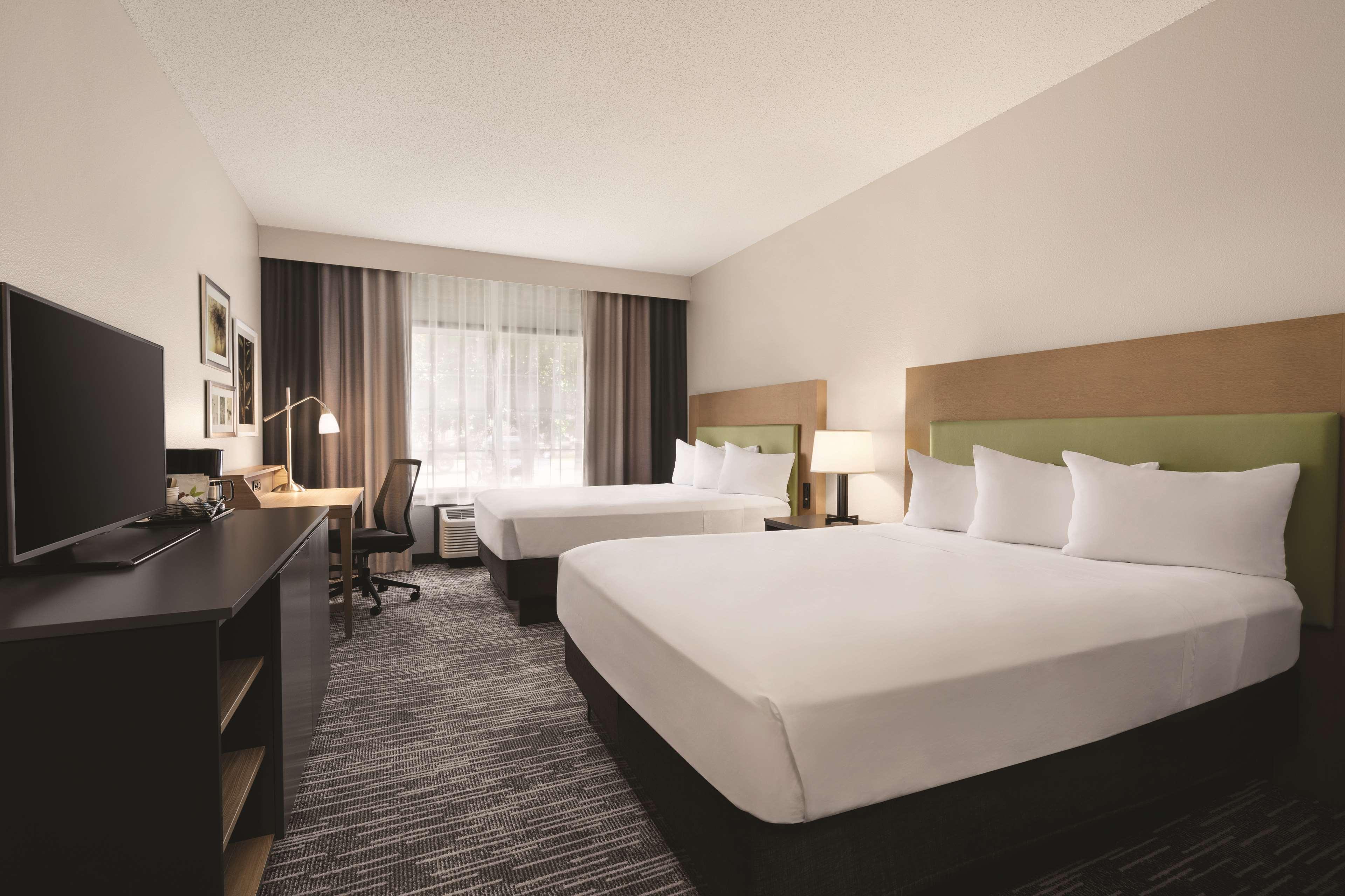 Hotel Country & By Radisson, Detroit Lakes, Mn Detroit Lakes
