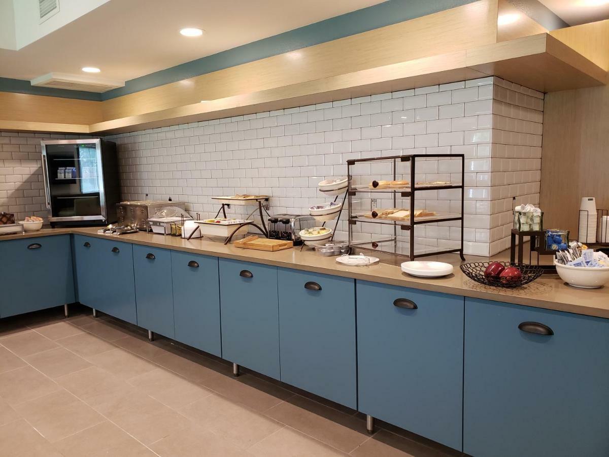 Country & By Radisson, Detroit Lakes, Mn Hotel